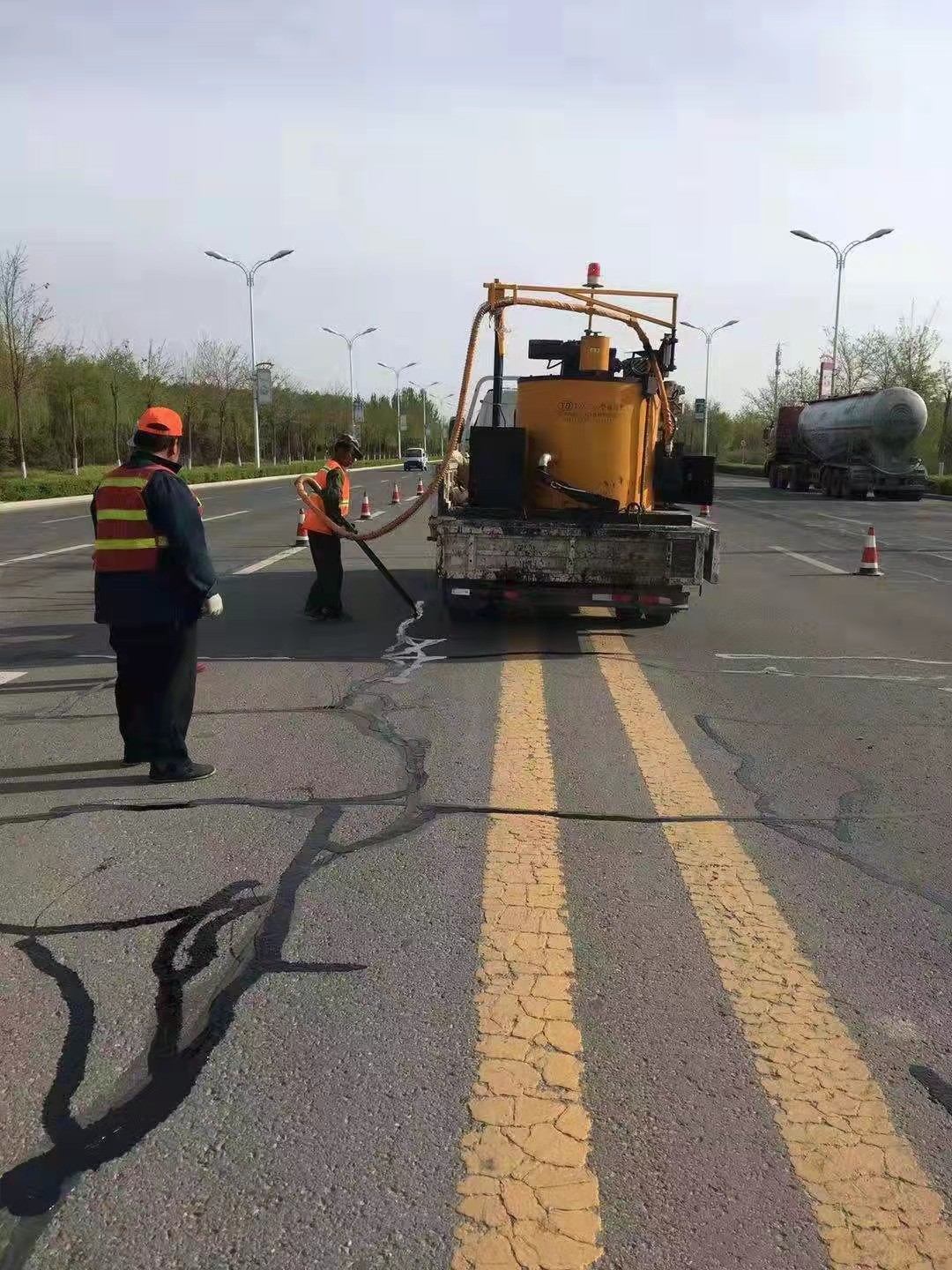 道路灌缝胶生产厂家质量可靠施工便捷图3