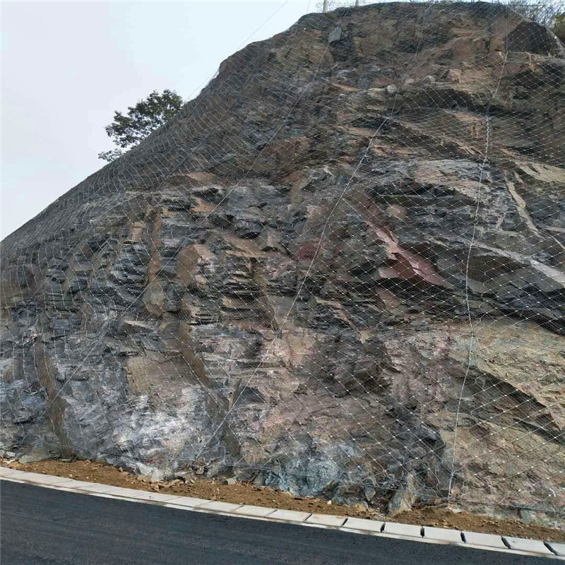 边坡防护网 矿山主动包山网 可拦截落石 预防山体滑坡钢丝绳网图5