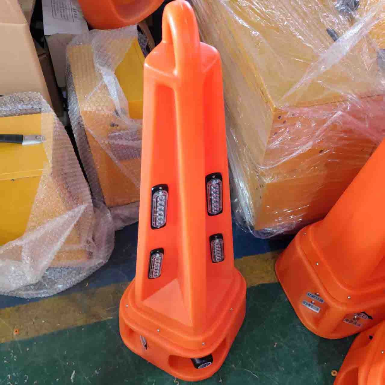 齐齐哈尔公路养护声光警示路锥报警器厂家直销图2