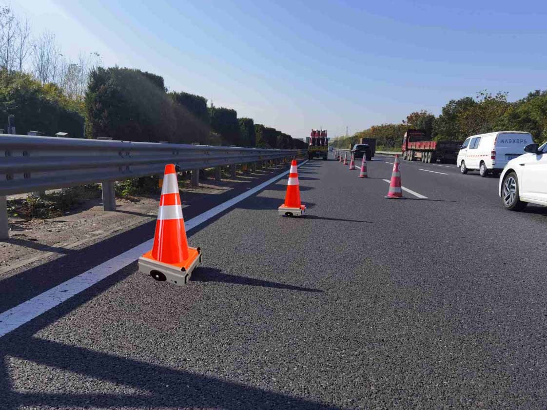 葫芦岛智能警示路锥机器人 封路移动路锥机器人系统图3