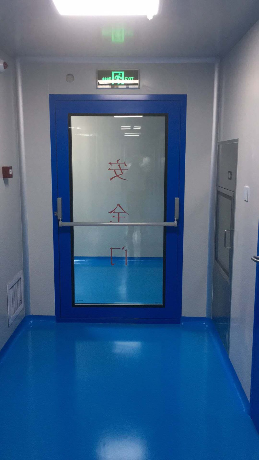 双层玻璃安全门搭配推杆锁优势解析图3