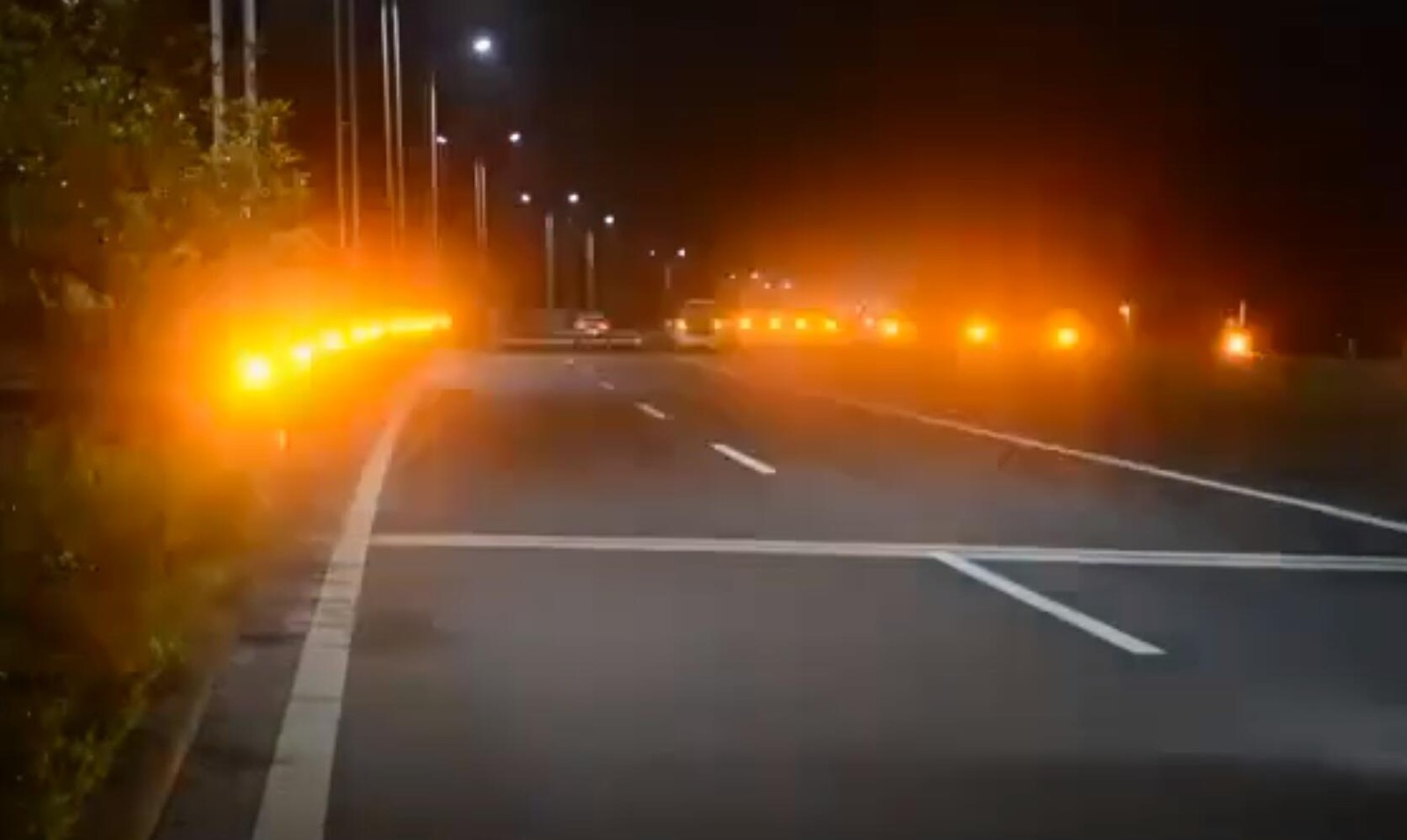 雾天行车安全智能诱导装置 智能诱导警示灯太阳能雾灯报价图2