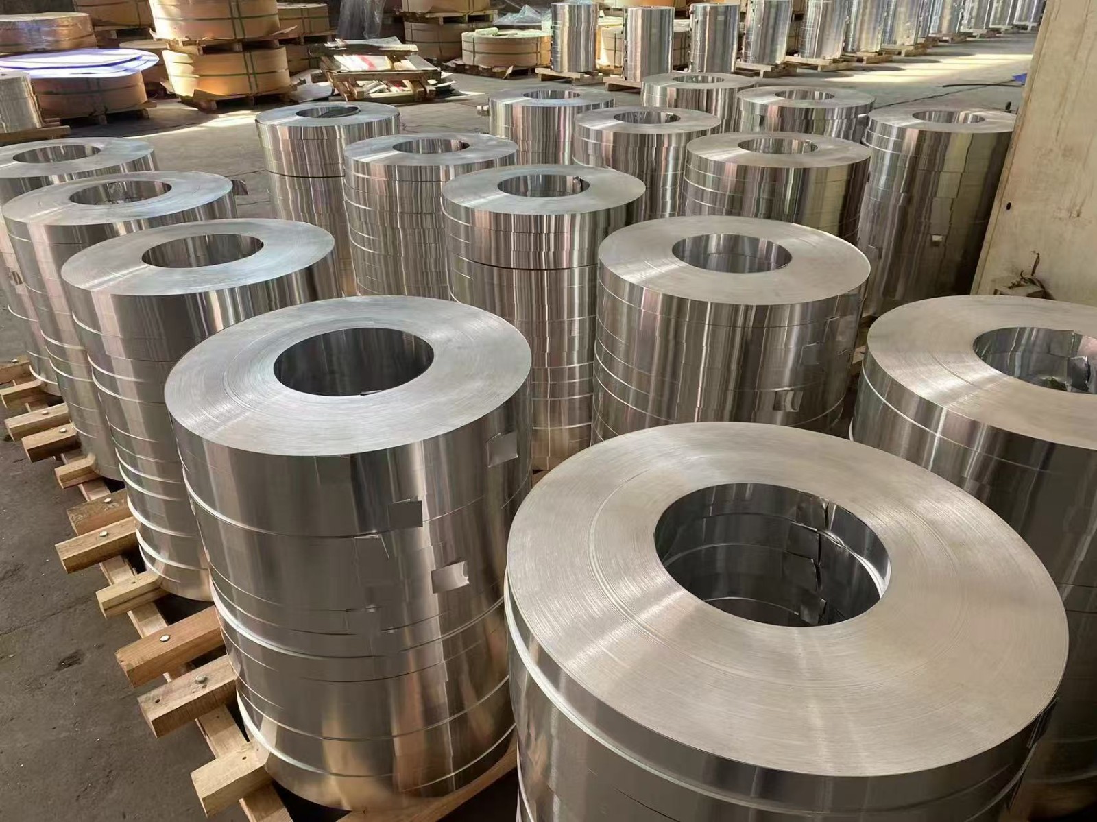 5052 5754热轧铝板轨道铁路 声屏障定尺开板图5